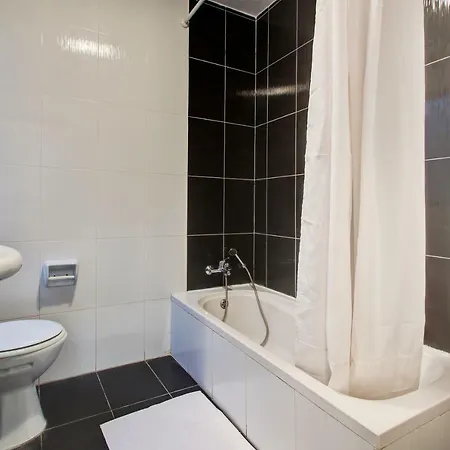 K14 -3bdrm Penthouse With Views - Superb Location Apartamento