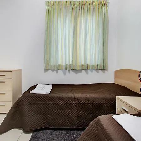 アパート K14 -3bdrm Penthouse With Views - Superb Location ムサイダ