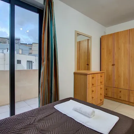 K14 -3bdrm Penthouse With Views - Superb Location アパート ムサイダ