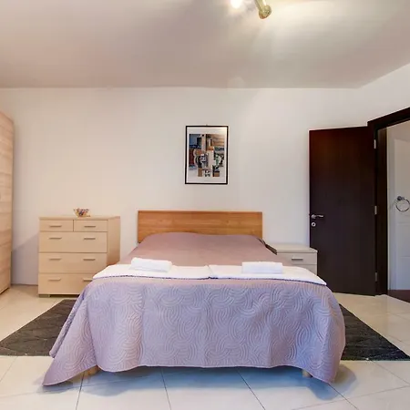K14 -3bdrm Penthouse With Views - Superb Location アパート *